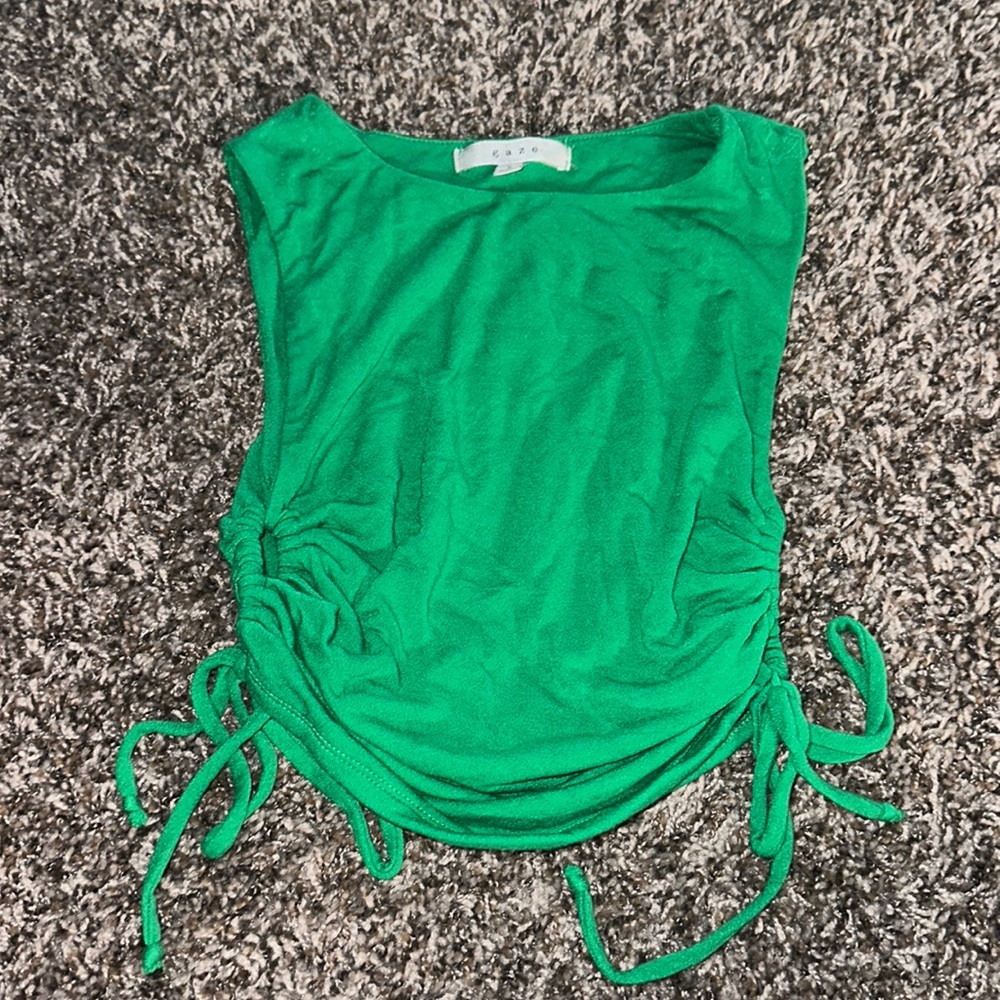 Super cute crop top with side cut outs 😍😍😍